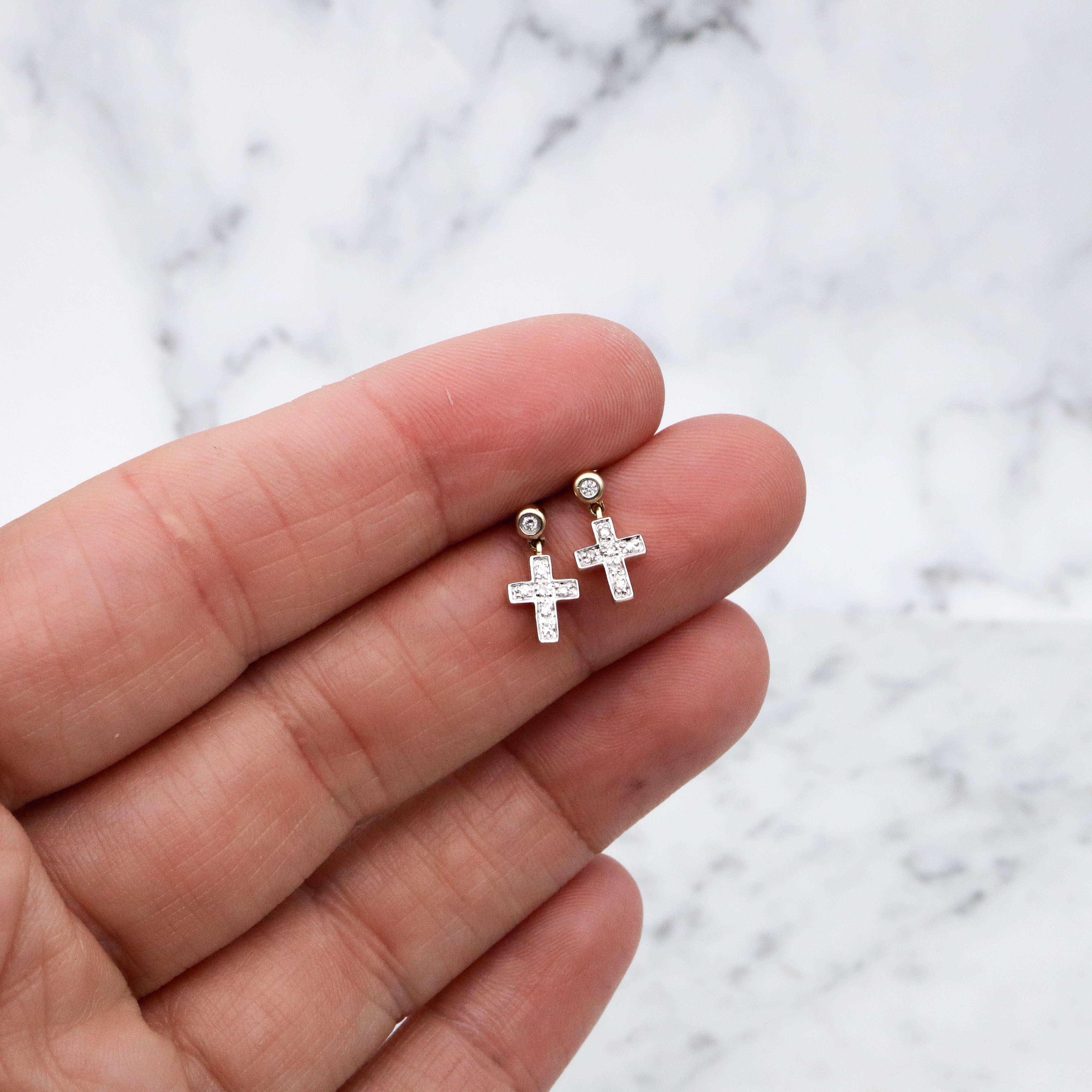 Vintage 14k gold petite cross earrings